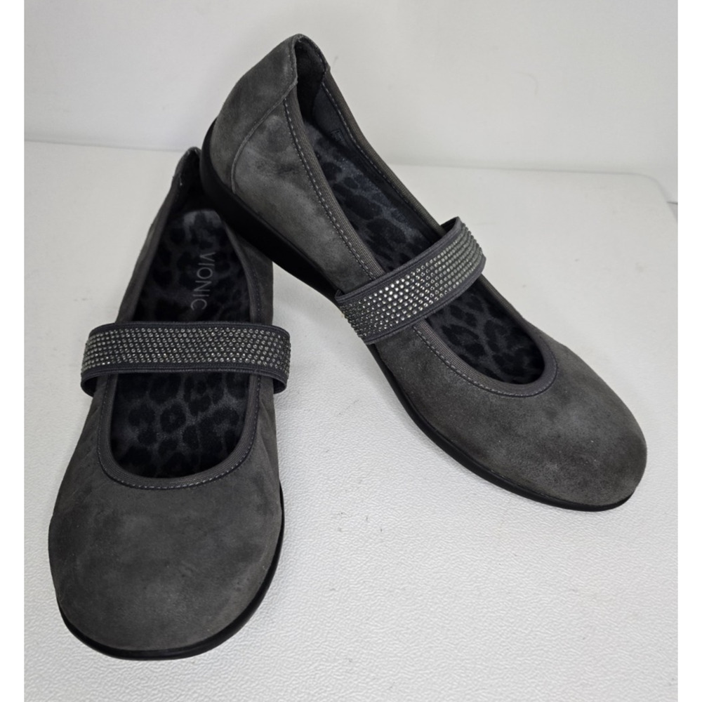 Vionic By Orthaheel Days Fern Mary Jane Flat Women's 9 Grey Suede Embellished